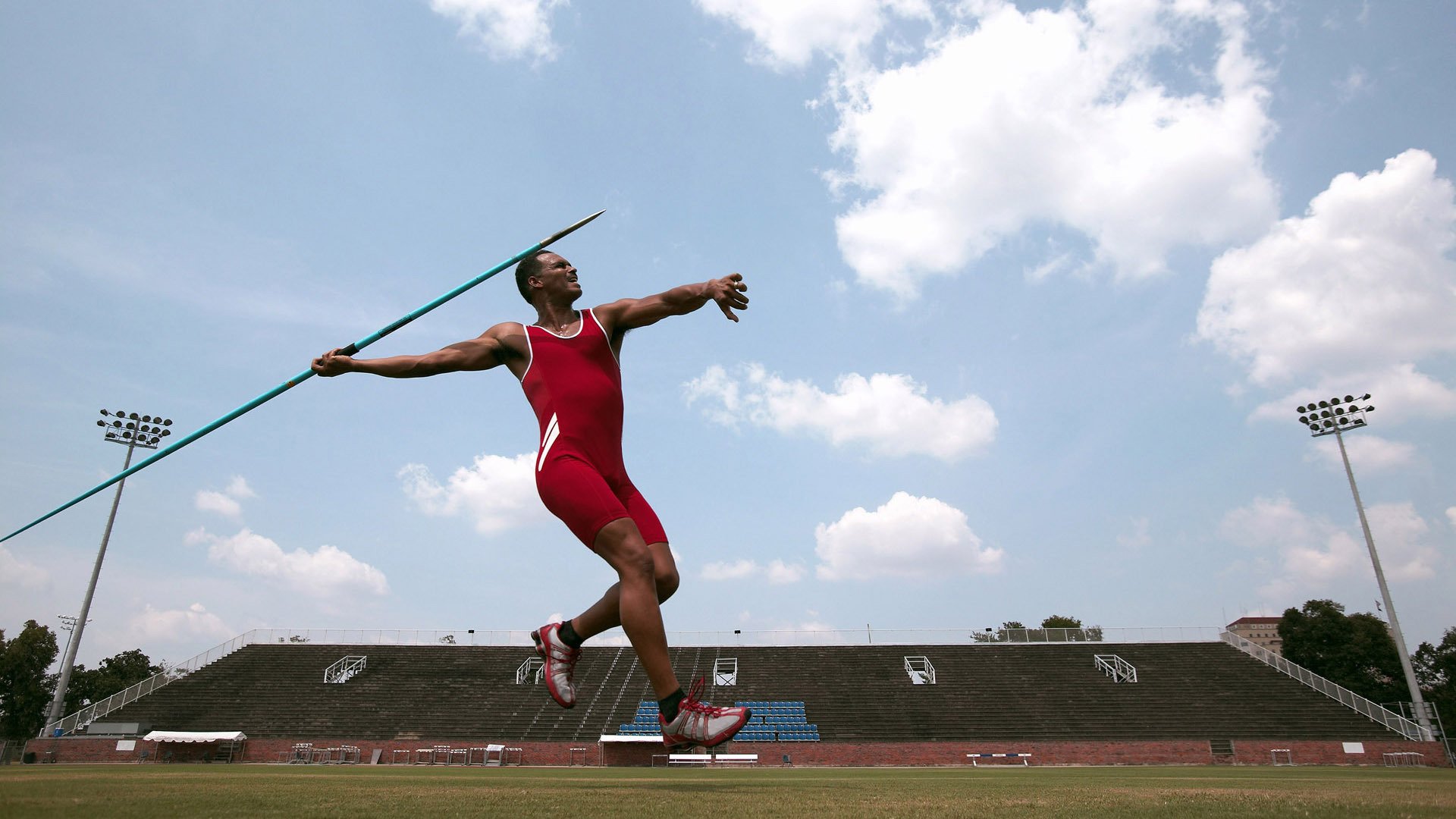 卫冕冠军遭遇困境，如何突破对手防线？，卫冕冠军是怎么回事