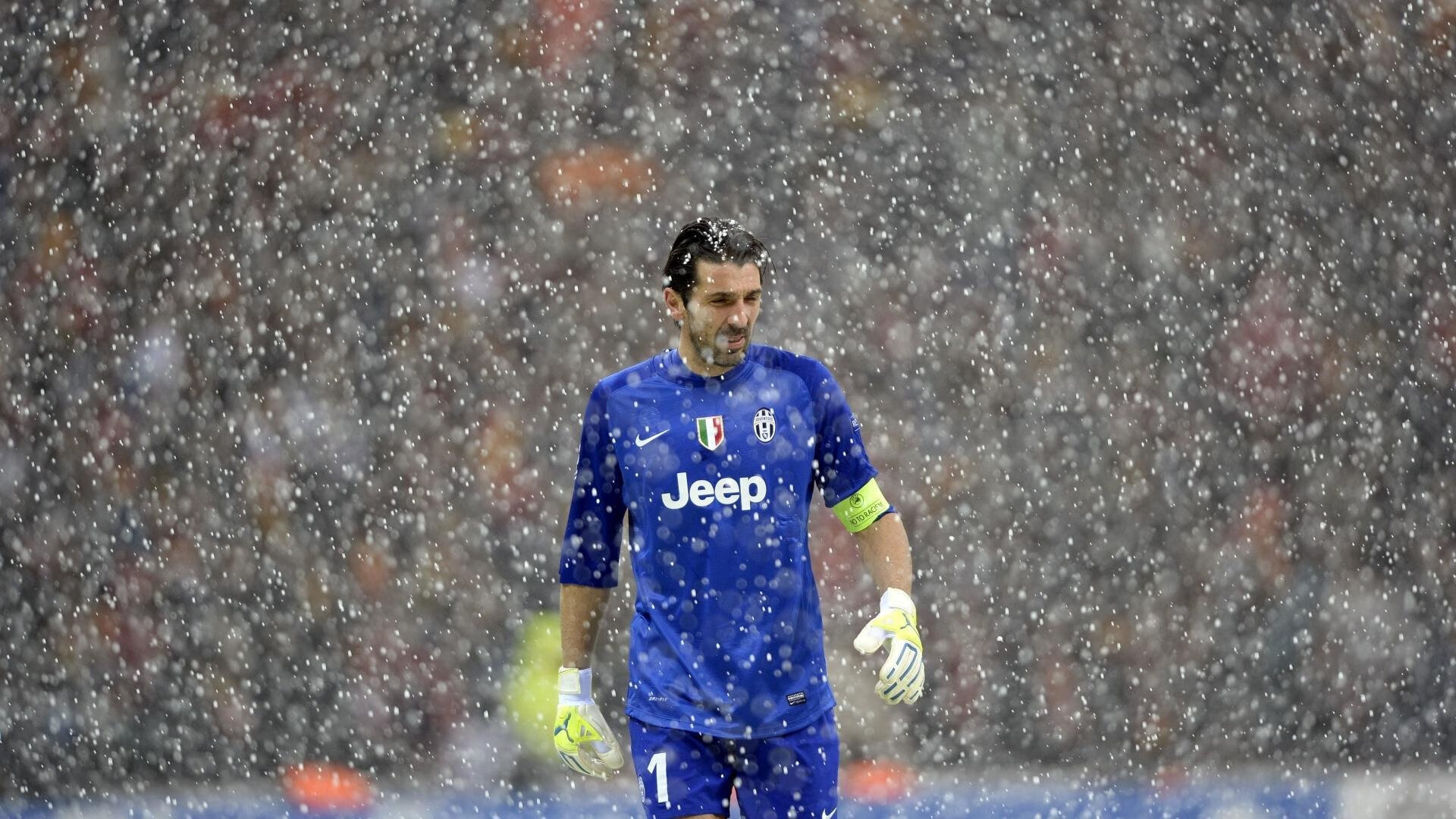 年轻球员表现出色，助共和国建立法甲统治，年轻球队